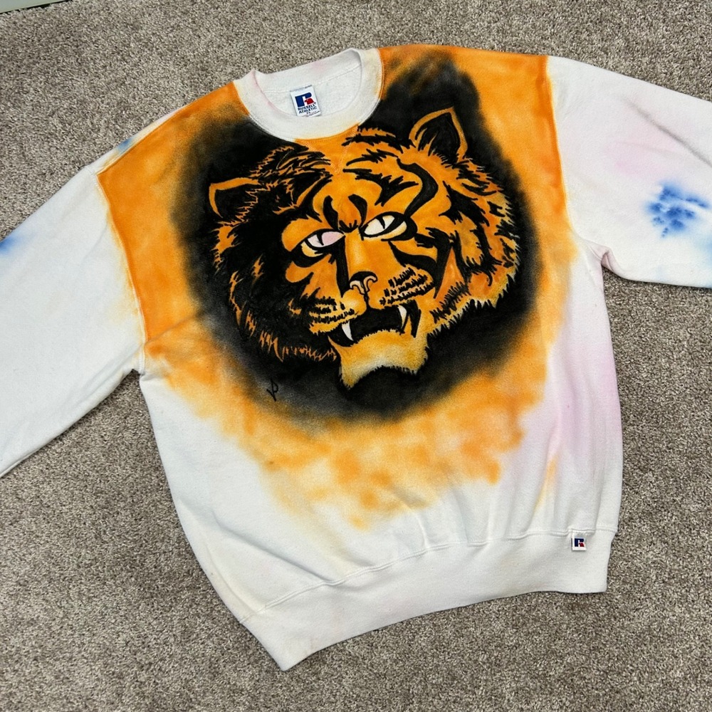 Vintage Airbrushed Tiger Sweatshirt Russell Athletic Made In USA Size‎ XL 90s